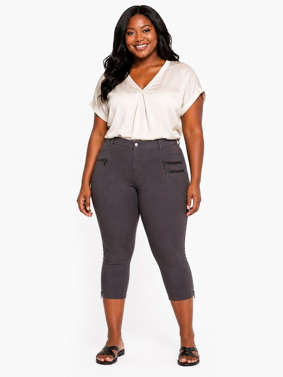 torrid Pants - NWT Torrid Plus Size Cropped Gray Pants Size 24